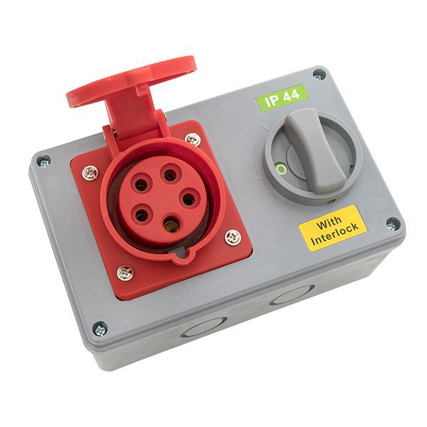 Розетка с блокировкой и выключателем 1423 2Р+РЕ 32А 220В IP44 EKF (ps-1415-16-380)