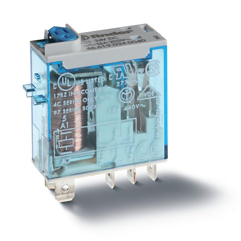 Реле миниатюрное промышленное электромеханич. монтаж в розетку или наконечники Faston (4.8х0.5мм) 1CO 16А AgNi 110В AC влагозащ. RTII опции: кнопка тест + мех. индикатор + LED(AC) FINDER 466181100054
