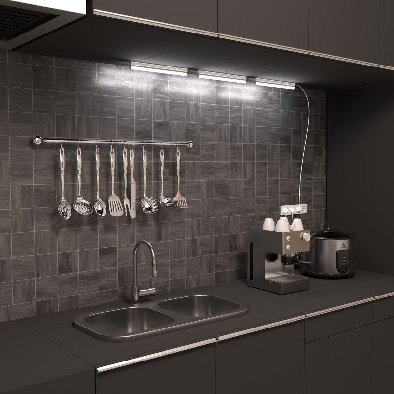 Светильник светодиодный накладной ДПО 5 Вт 440 Лм 6500К линейный IP20 LED 312х22х37 мм (к.п. 1м Коннект 2шт креп 1шт) TL Gauss (130511305)