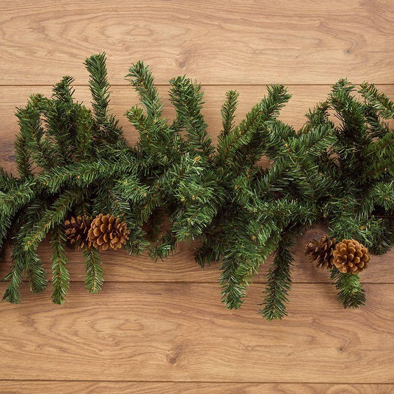 Гирлянда "Еловый шлейф с шишками" 2.75м d41см 300 веток NEON-NIGHT 307-221