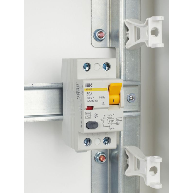Выключатель дифференциальный (УЗО) ВД1-63S 2Р 50А 300мА IEK