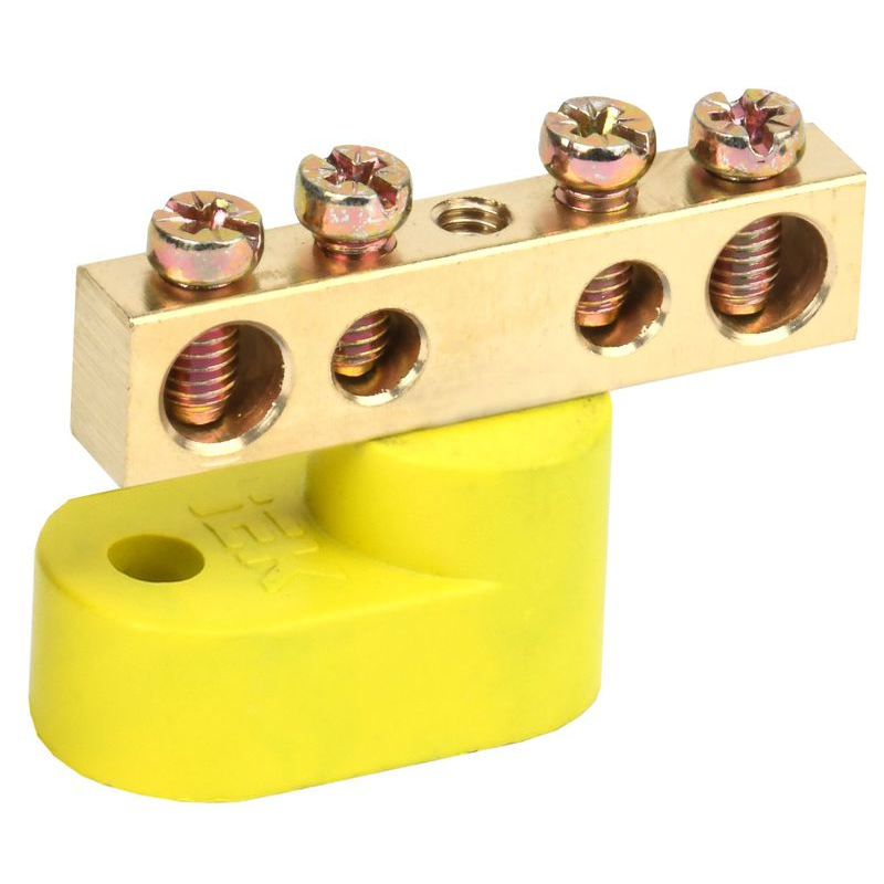 Шина PE земля на одном угловом изоляторе ШНИ-6х9-4-У1-Ж IEK