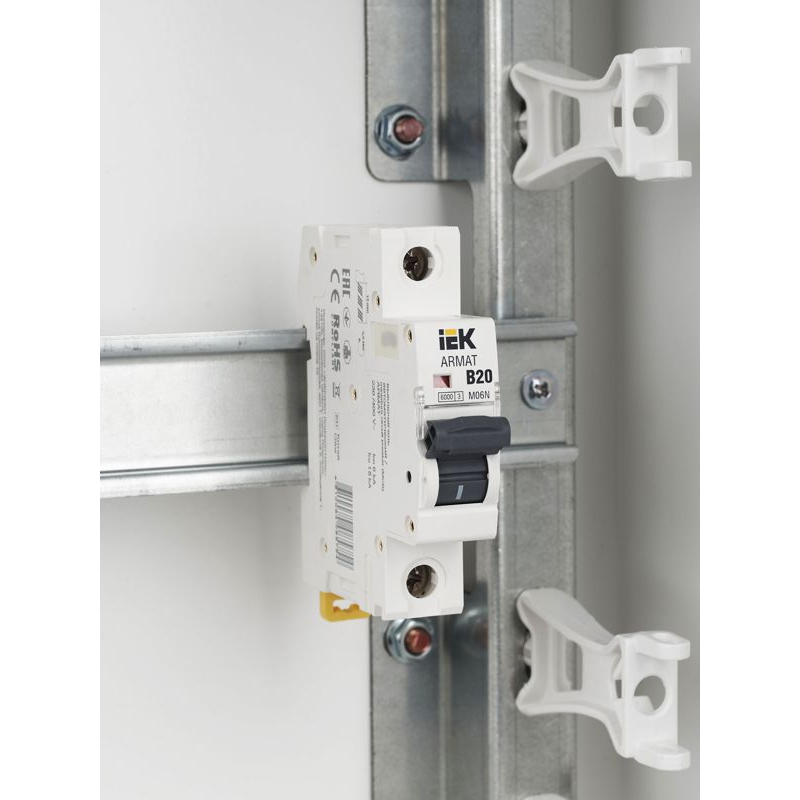 ARMAT Автоматический выключатель M06N 1P B 20А IEK