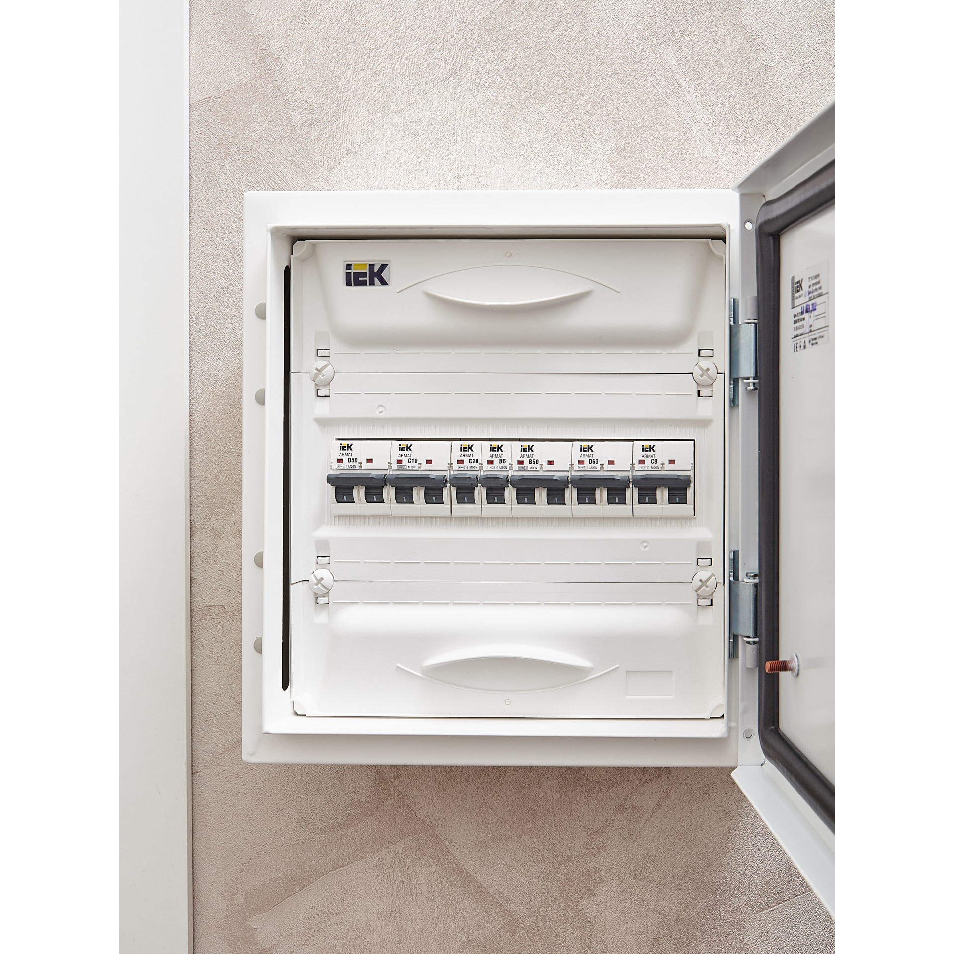 ARMAT Автоматический выключатель M10N 1P B 6А IEK