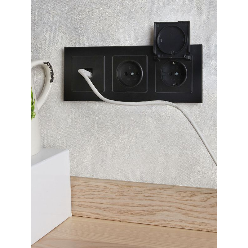 BRITE Розетка компьютерная RJ45 кат.6 РК11-БрЧ черный IEK