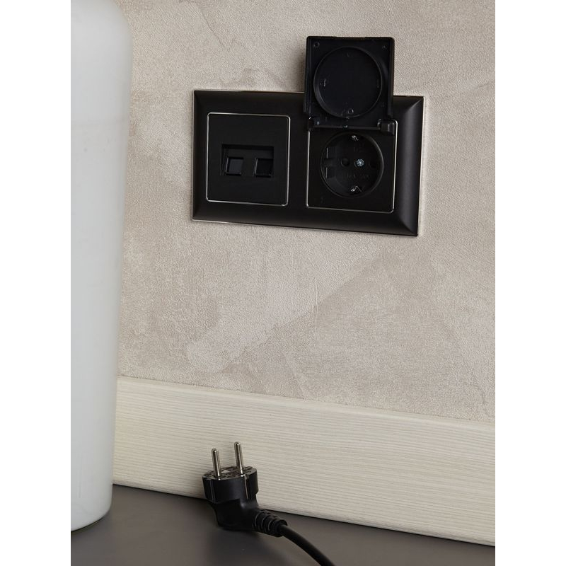 BRITE Рамка 2-местная РУ-2-Бр хром/черный IEK