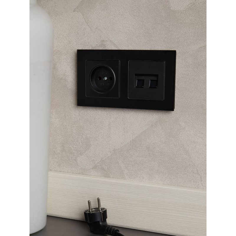 BRITE Рамка 2-местная РУ-2-2-Бр стекло черный матовый IEK