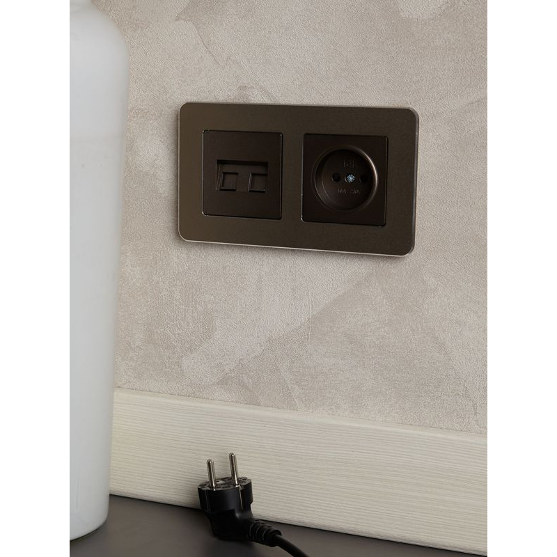 BRITE Рамка 2-местная РУ-2-1-Бр металл латунь RE IEK