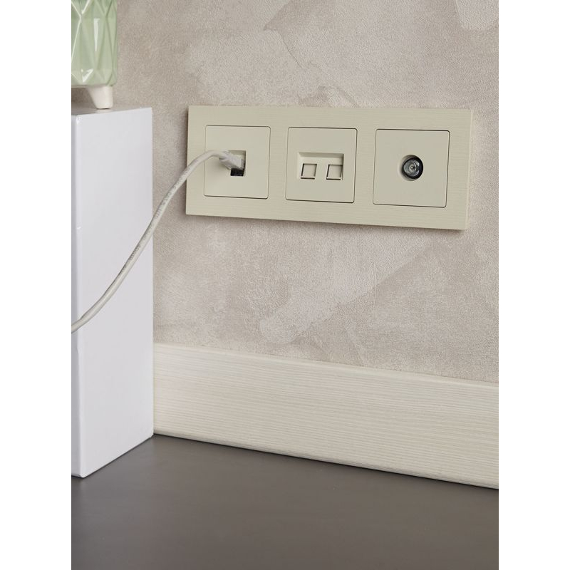 BRITE Рамка 3-местная РУ-3-Бр бежевый рифленый IEK