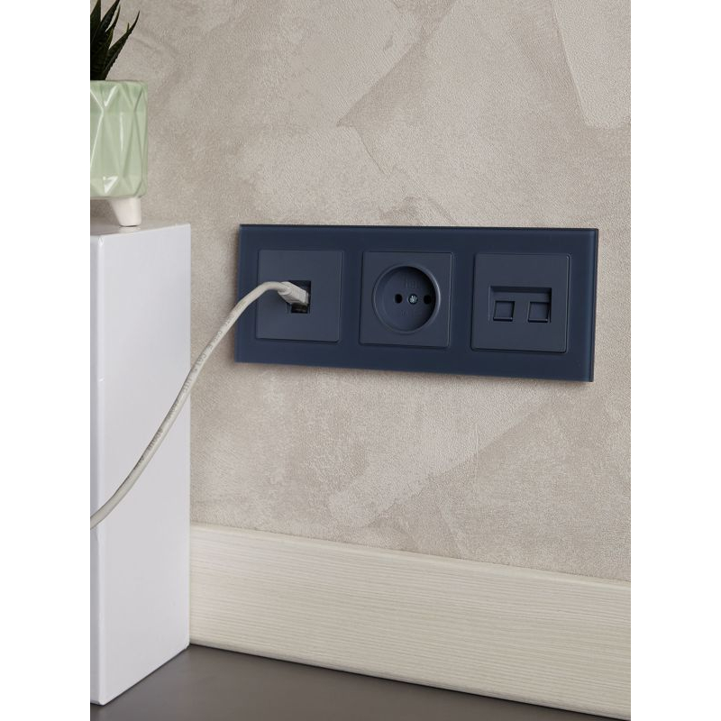 BRITE Рамка 3-местная РУ-3-2-Бр стекло маренго матовый IEK