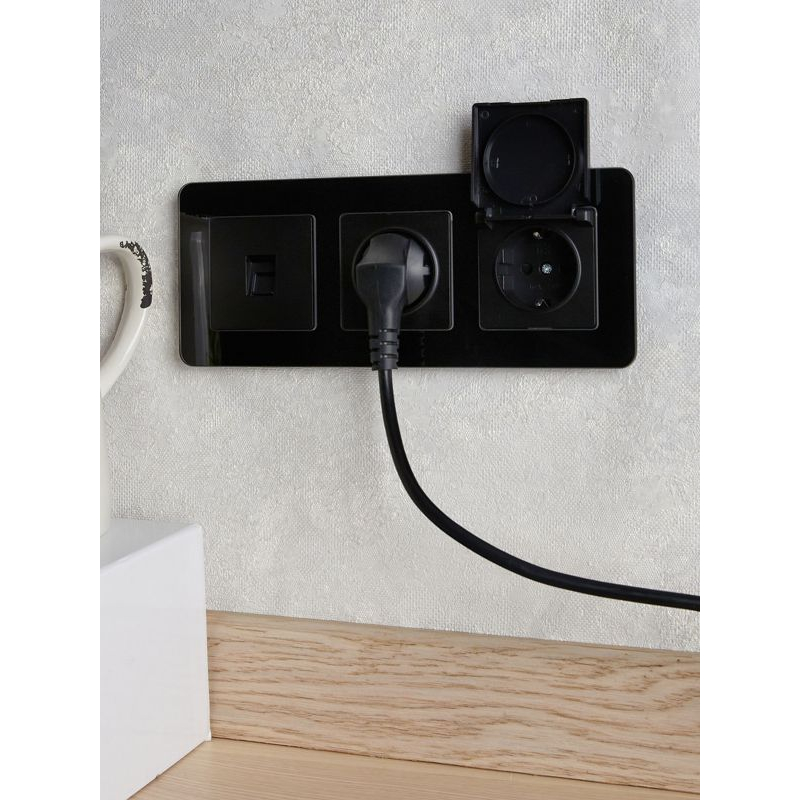 BRITE Рамка 3-местная РУ-3-2-Бр стекло черный RE IEK