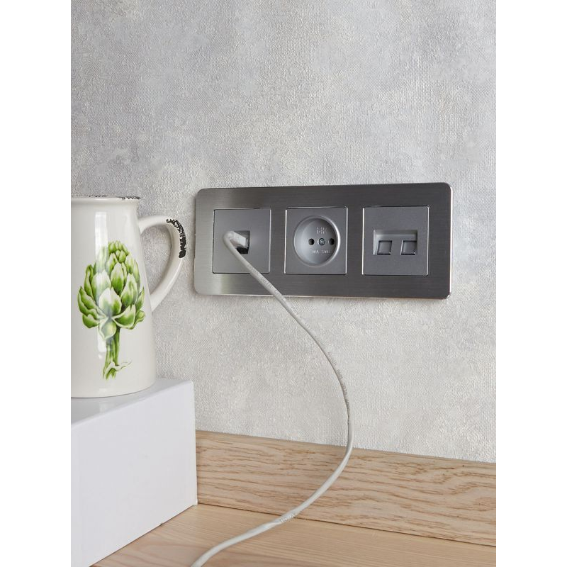 BRITE Рамка 3-местная РУ-3-1-Бр металл алюминий RE AL IEK