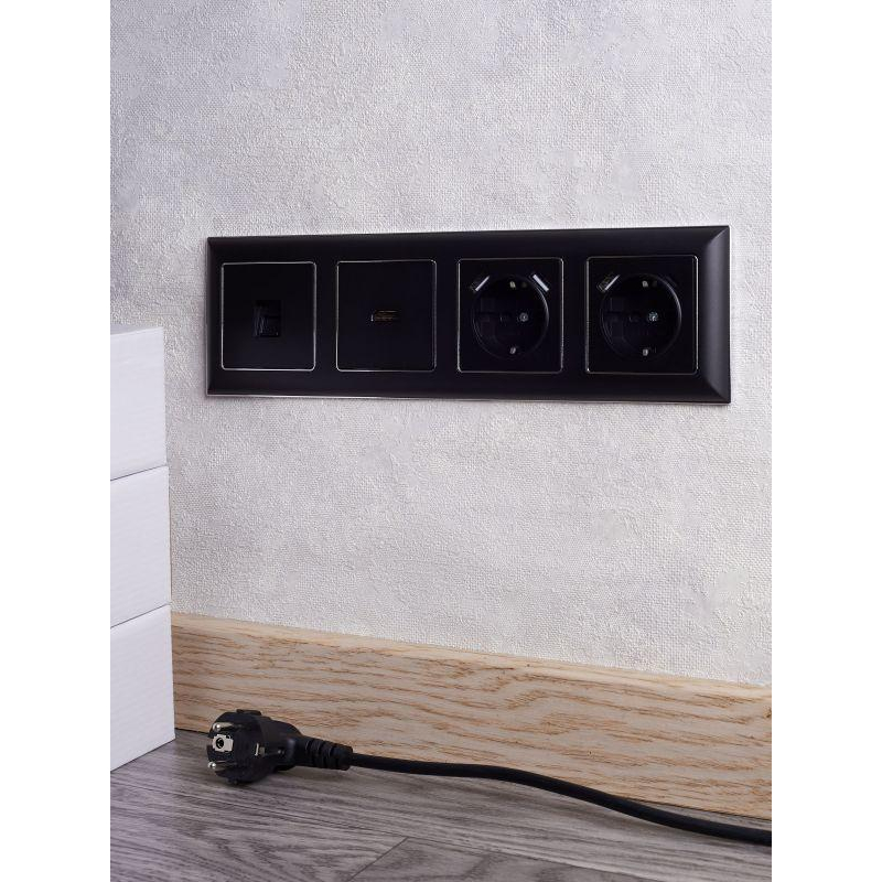 BRITE Рамка 4-местная РУ-4-Бр хром/черный IEK