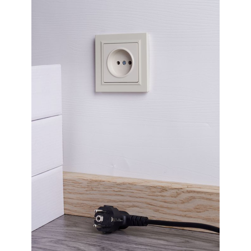 BRITE Розетка 1-местная без заземления без защитных шторок 10А в сборе РСР10-1-0-БрКр бежевый IEK