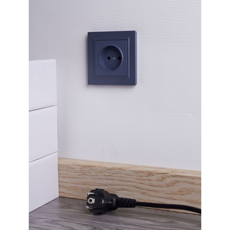 BRITE Розетка 1-местная без заземления без защитных шторок 10А в сб. РСР10-1-0-БрМ маренго IEK