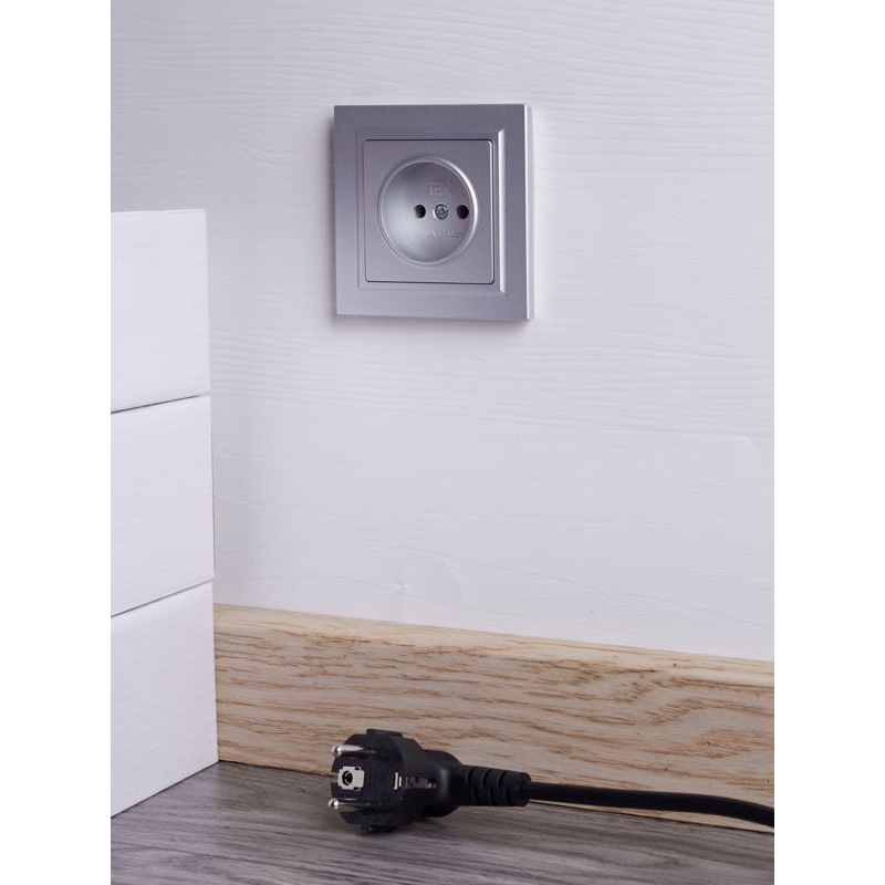 BRITE Розетка 1-местная без заземления без защитных шторок 10А в сб. РСР10-1-0-БрА алюминий IEK