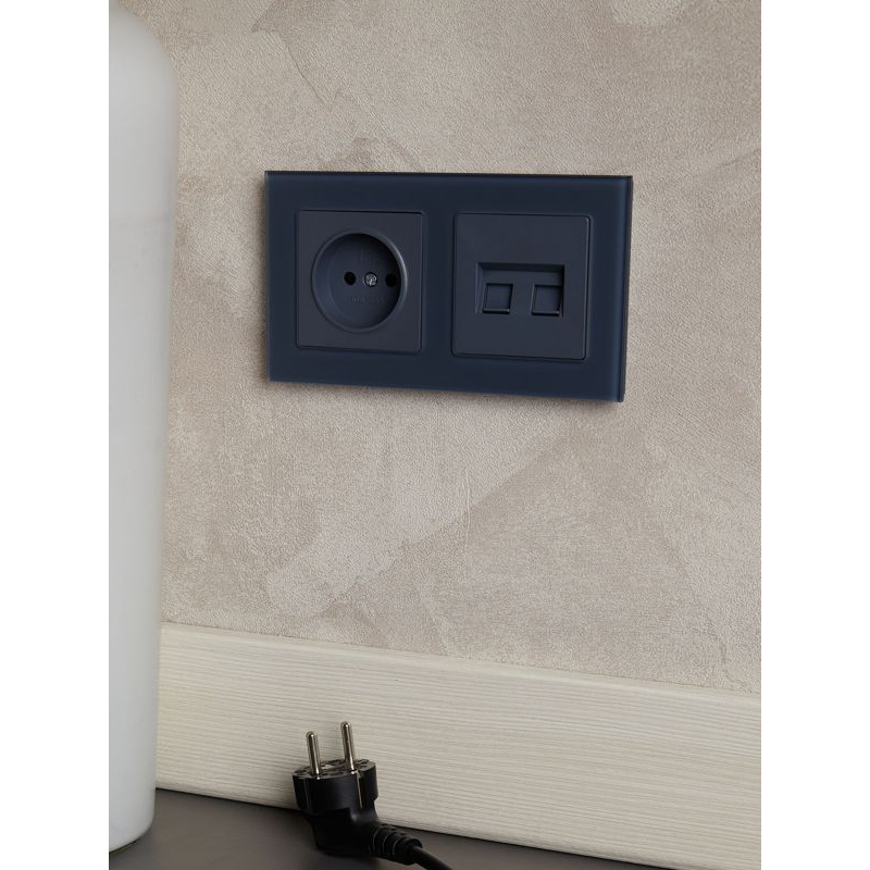 BRITE Розетка 1-местная без заземления с защитными шторками 10А РСш10-2-БрМ маренго IEK