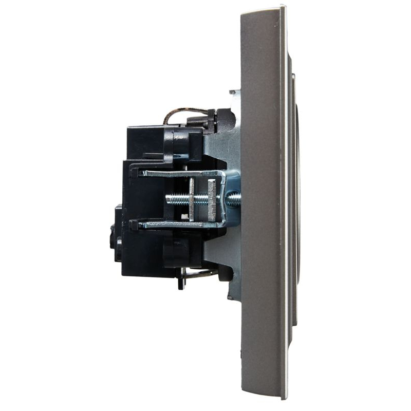 BRITE Розетка 1-местная с заземлением с защитными шторками 16А в сборе РСР14-1-0-БрС сталь IEK