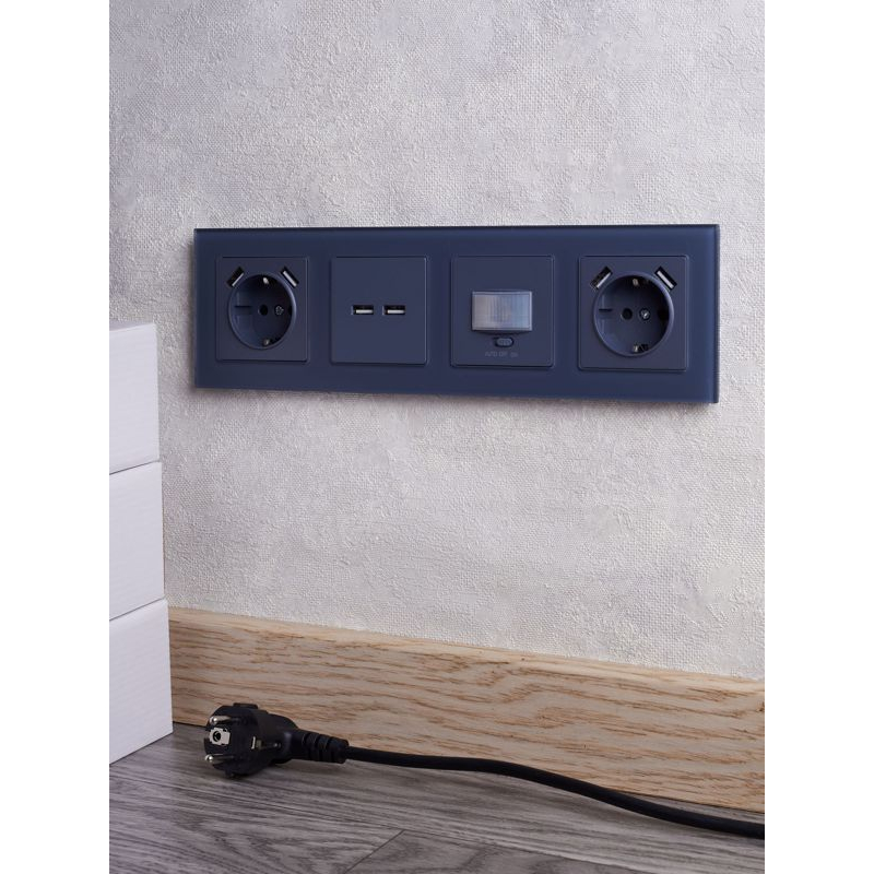 BRITE Розетка 1-местная с заземлением с защитными шторками 16А с USB A+A 5В 2,1А РЮш10-1-БрМ маренго IEK