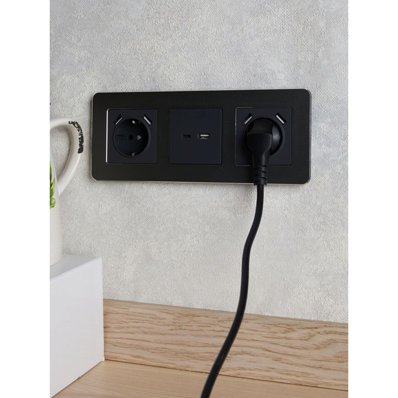 BRITE Розетка 1-местная с заземлением с защитными шторками 16А с USB A+A 5В 2,1А РЮш10-1-БрГ графит IEK