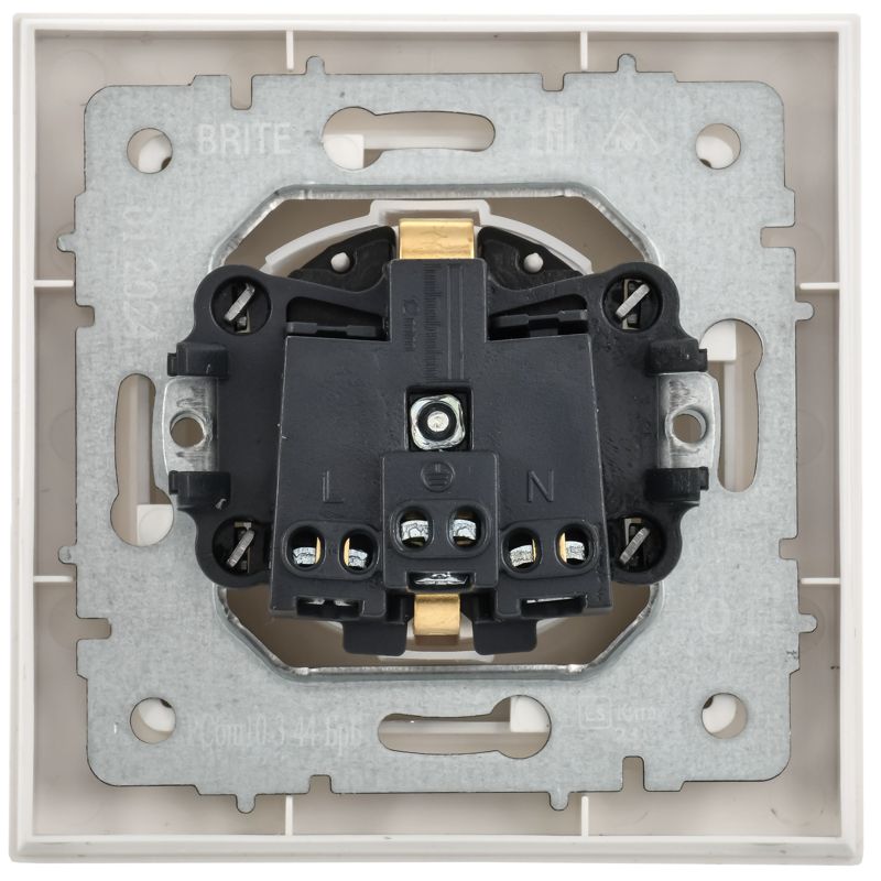 BRITE Розетка 1-местная с заземлением с защитными шторками и крышкой 16А IP44 в сборе РСбш10-3-44-БрБ белый