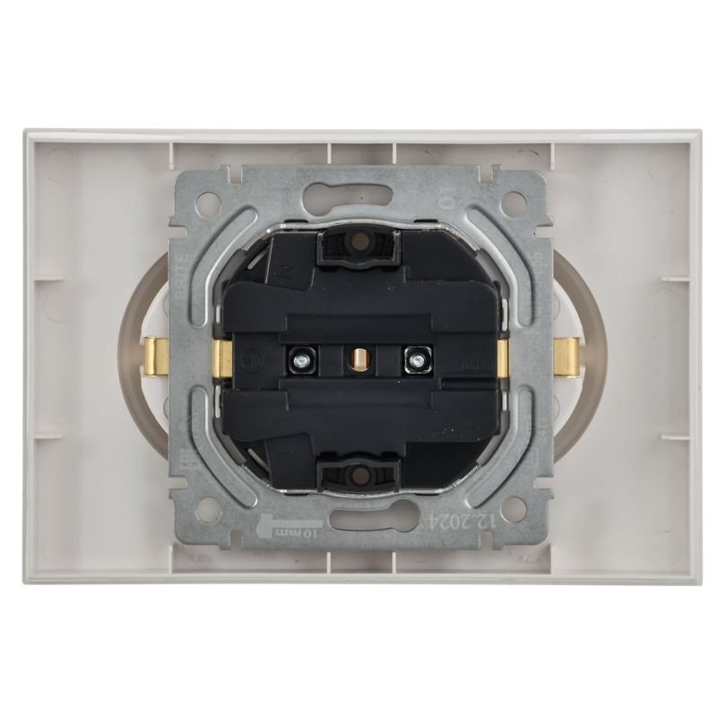 BRITE Розетка 2-местная с заземлением с защитными шторками 16А в сборе РСш12-3-БрБ белый