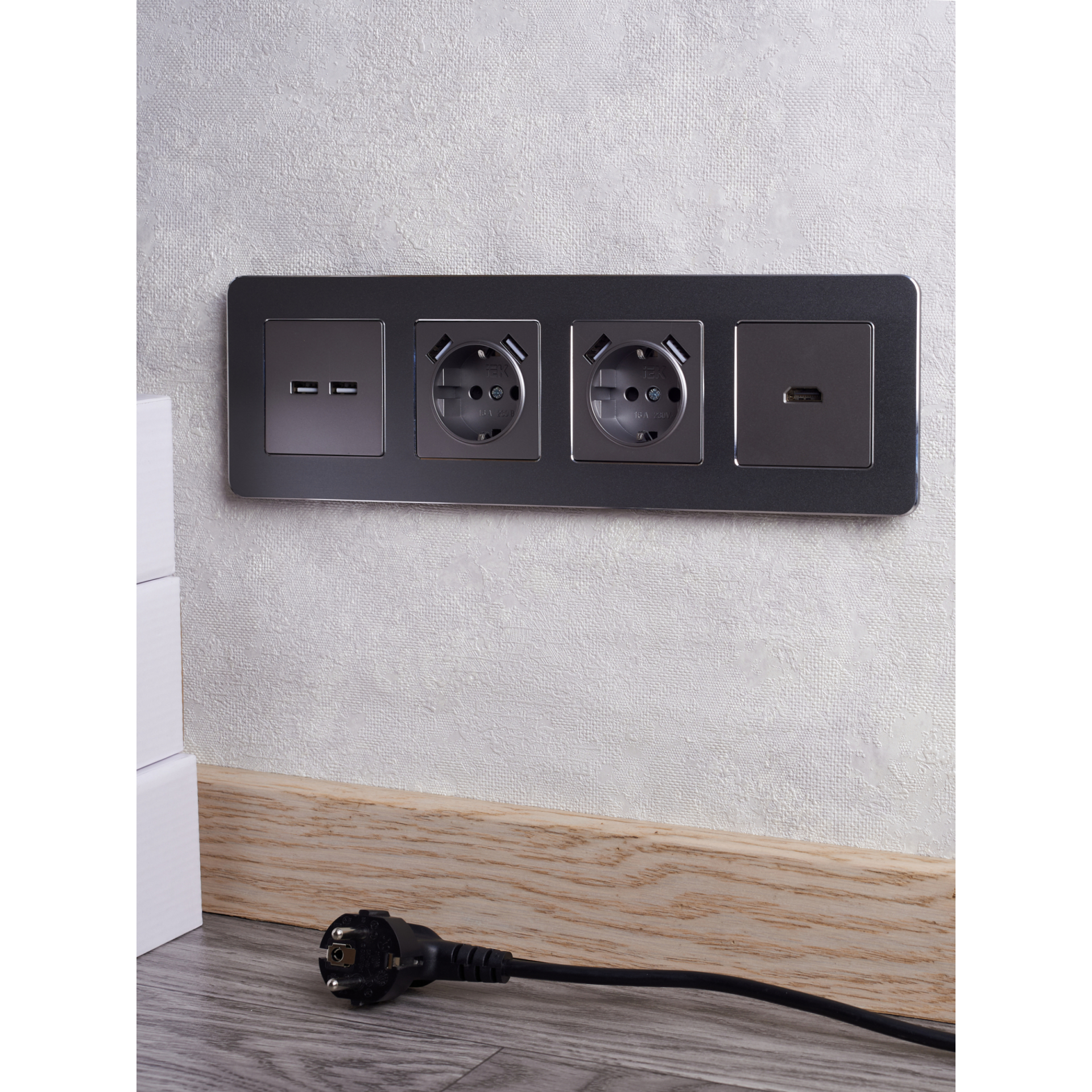 BRITE Розетка USB A+A 5В 3,1А РЮ10-1-БрС сталь IEK