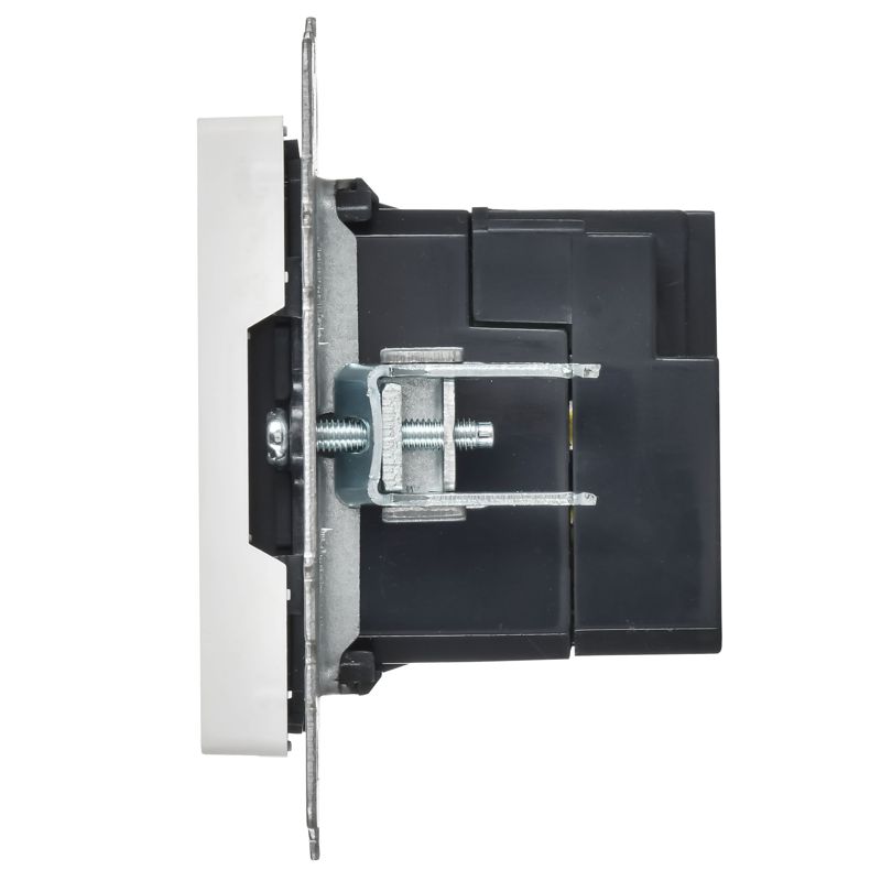 BRITE Розетка USB A+A 5В 3,1А РЮ10-1-БрАБ арктический белый IEK