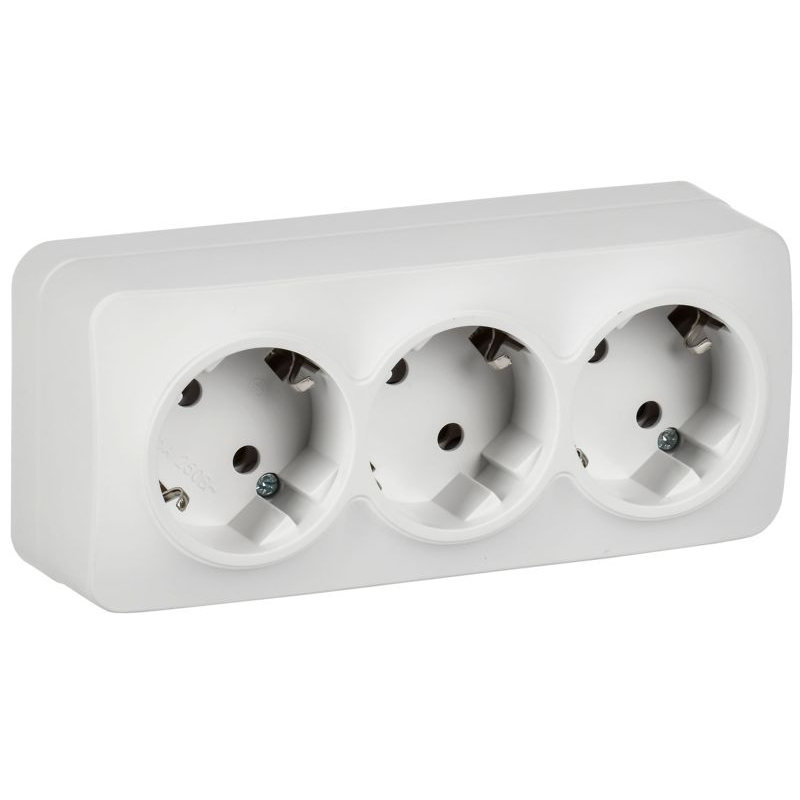 GLORY Розетка 3-местная для открытой установки с заземлением без защитных шторок 16А РС23-3-ХБм белый матовый IEK