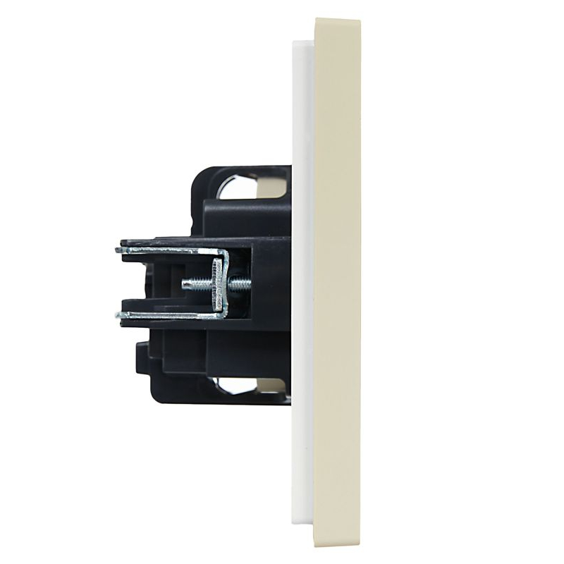 FORTE&PIANO Розетка 1-местная с заземлением без защитных шторок винтовое крепление 16А FP416 ваниль IEK