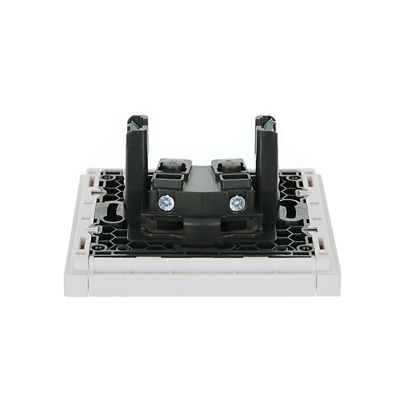 FORTE&PIANO Розетка 1-местная без заземления с защитными шторками винтовое крепление 10А FP217 белый IEK