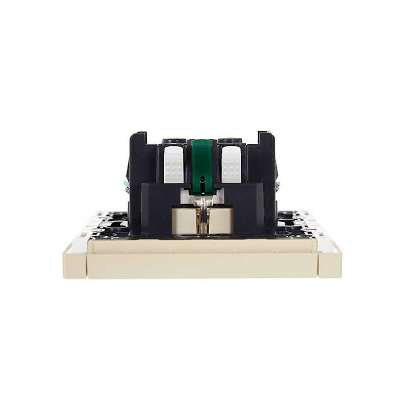 FORTE&PIANO Розетка 1-местная с заземлением с защитными шторками безвинтовое крепление 16А FP413 ваниль IEK