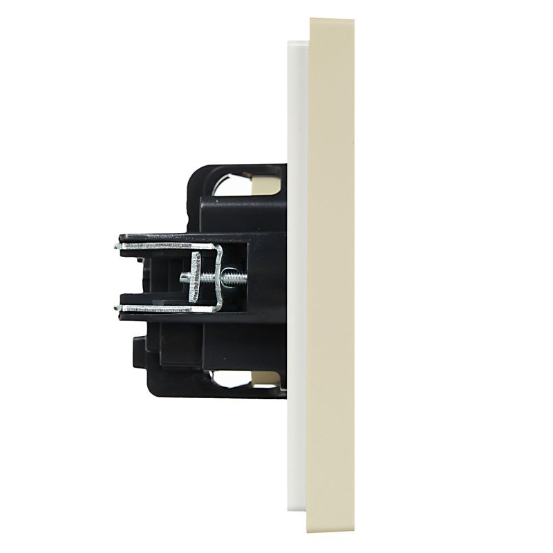 FORTE&PIANO Розетка 1-местная с заземлением с защитными шторками винтовое крепление 16А FP415 ваниль IEK