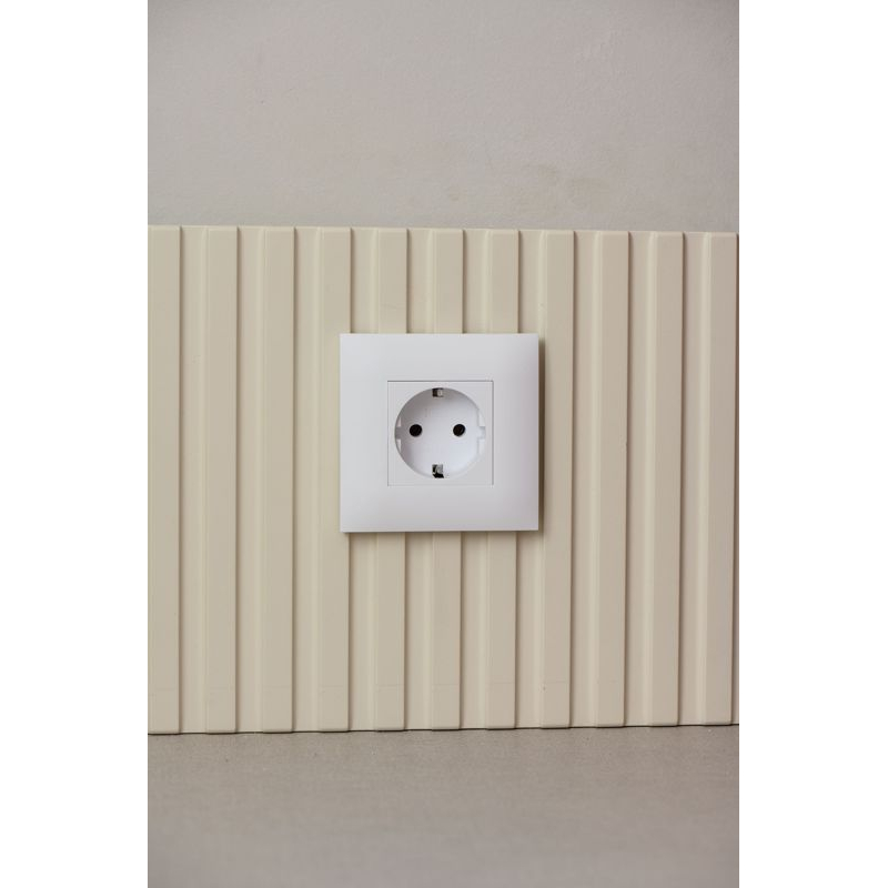 SKANDY Розетка с заземлением без защитных шторок 16А SK-R05W арктический белый IEK