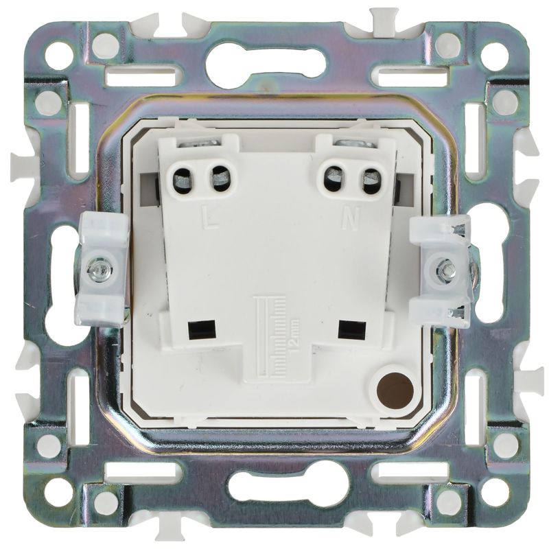 SKANDY Розетка без заземления с защитными шторками 10А SK-R01W арктический белый IEK