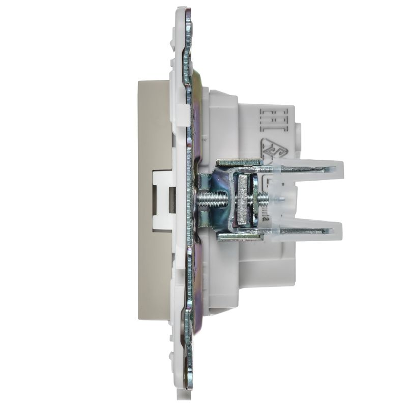 SKANDY Розетка без заземления с защитными шторками 10А SK-R01B бежевый IEK