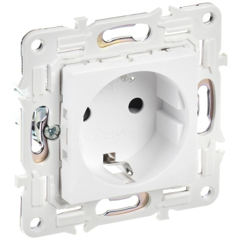 SKANDY Розетка с заземлением с защитными шторками 16А безвинтовое крепление SK-R06W арктический белый IEK