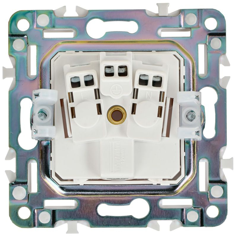 SKANDY Розетка с заземлением с защитными шторками 16А безвинтовое крепление SK-R06W арктический белый IEK