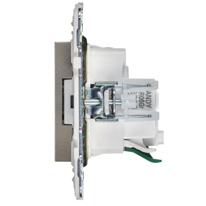 SKANDY Розетка с заземлением с защитными шторками 16А безвинтовое крепление SK-R06Sh шампань IEK