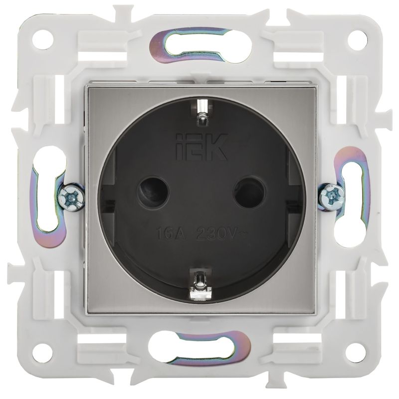 SKANDY Розетка с заземлением с защитными шторками 16А безвинтовое крепление SK-R06N металл никель IEK
