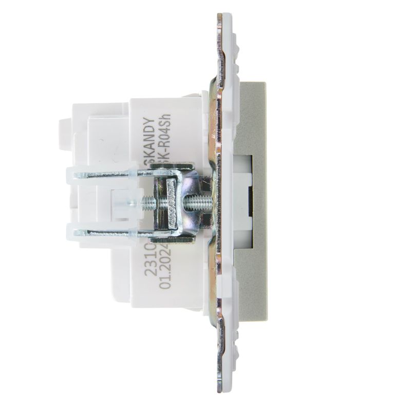 SKANDY Розетка с заземлением с защитными шторками 16А SK-R04Sh шампань IEK