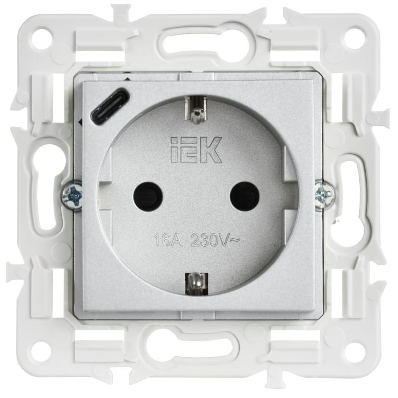 SKANDY Розетка с заземлением с защитными шторками 16А с USB C 18Вт SK-R17S серебряный IEK