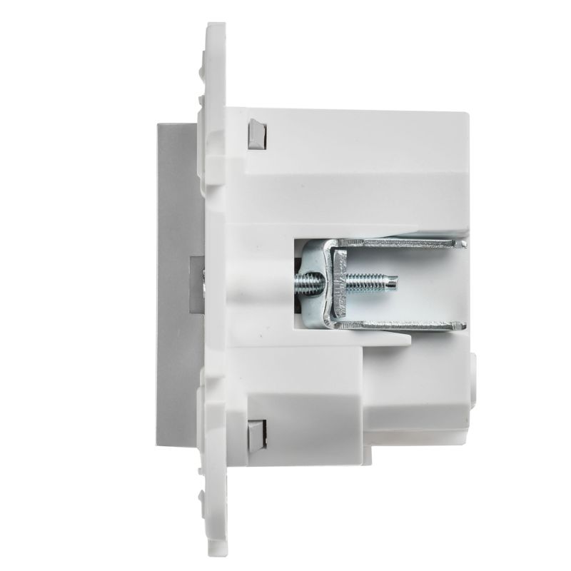 SKANDY Розетка с заземлением с защитными шторками 16А с USB C 18Вт SK-R17S серебряный IEK