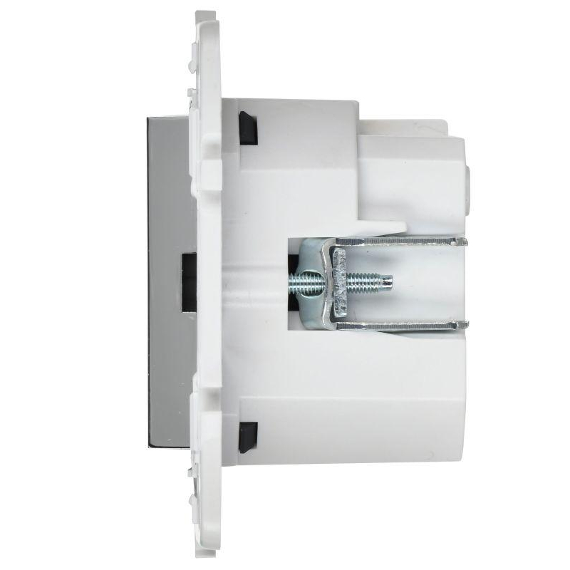 SKANDY Розетка с заземлением с защитными шторками 16А с USB C 18Вт SK-R17N металл никель IEK