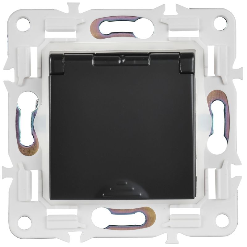 SKANDY Розетка 1-местная с заземлением с защитными шторками и крышкой 16А IP44 SK-R11Bl черный IEK