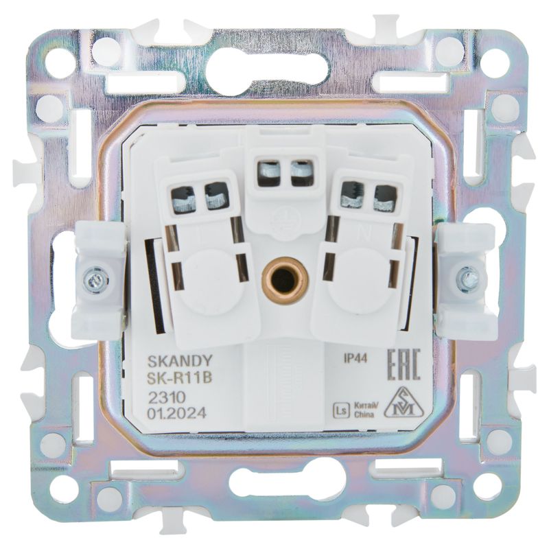 SKANDY Розетка 1-местная с заземлением с защитными шторками и крышкой 16А IP44 SK-R11B бежевый IEK