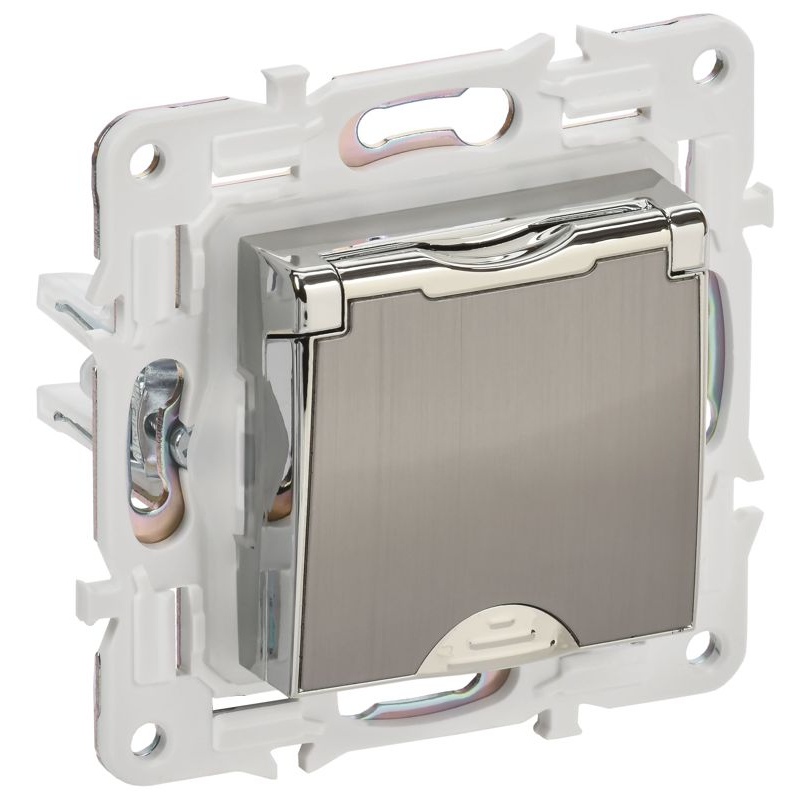 SKANDY Розетка 1-местная с заземлением с защитными шторками и крышкой 16А IP44 SK-R11N металл никель IEK