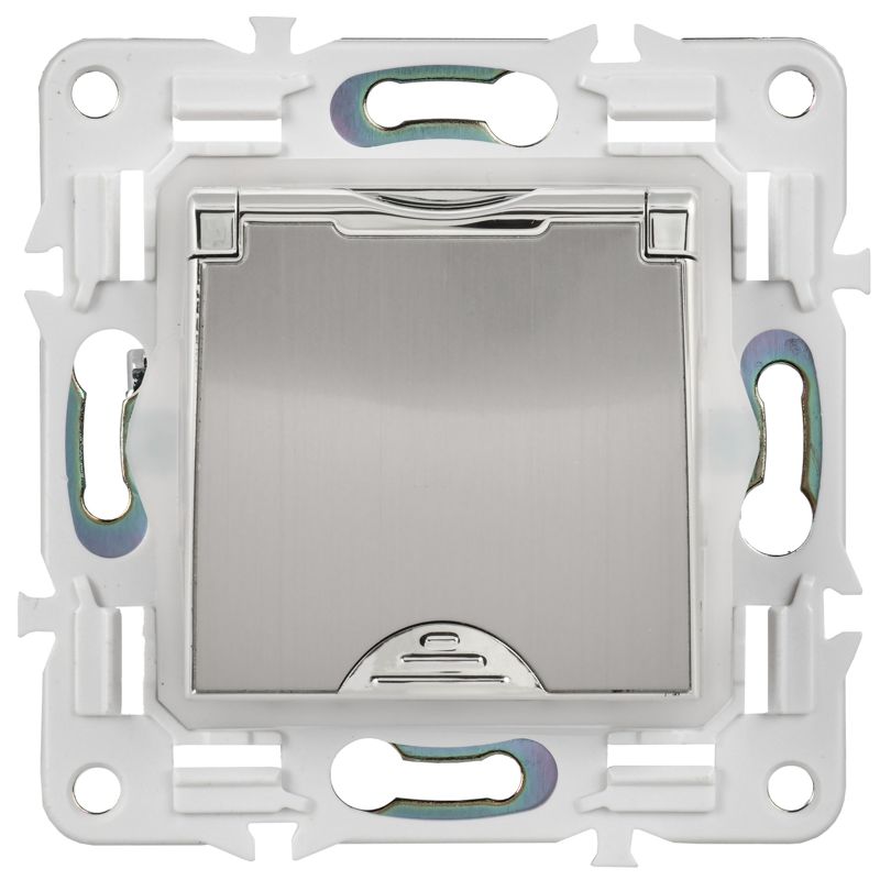 SKANDY Розетка 1-местная с заземлением с защитными шторками и крышкой 16А IP44 SK-R11N металл никель IEK