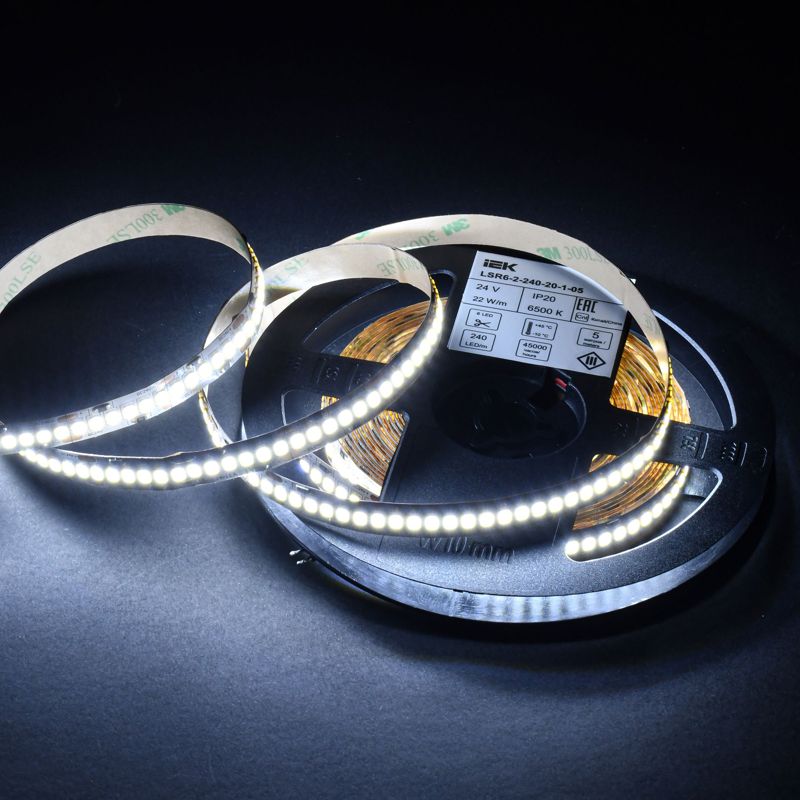 Лента светодиодная 5м SMD2835 240LED/м 22Вт/м IP20 ширина 10мм 24В холодный белый IEK