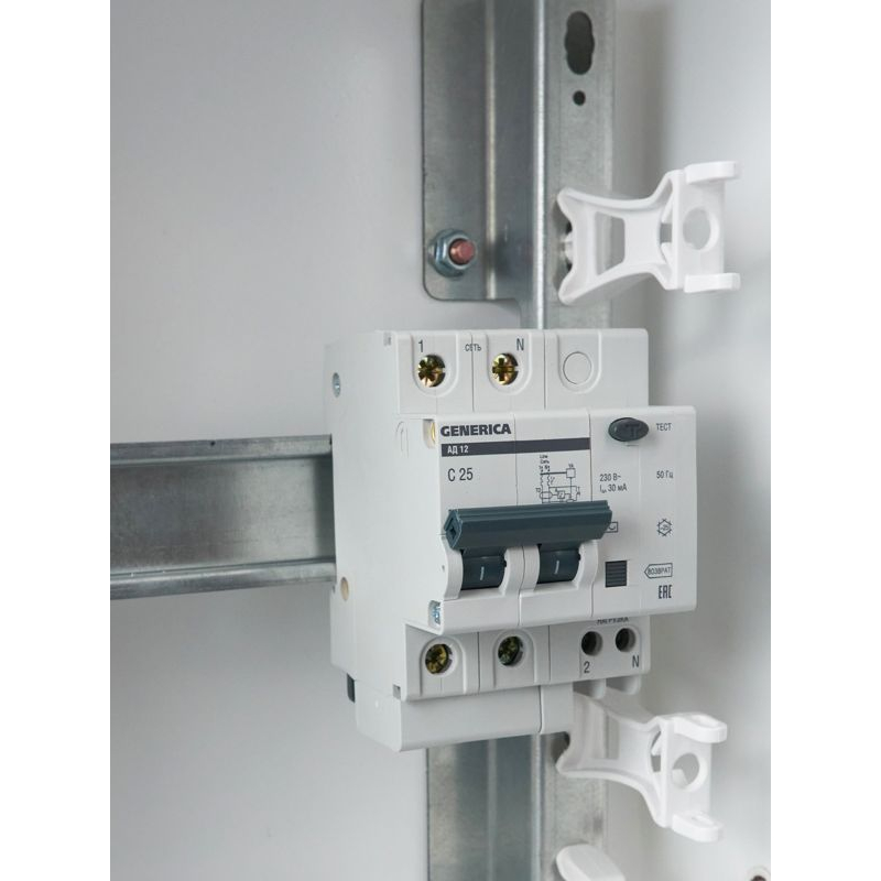 Дифференциальный автоматический выключатель АД12 2Р 25А 30мА GENERICA